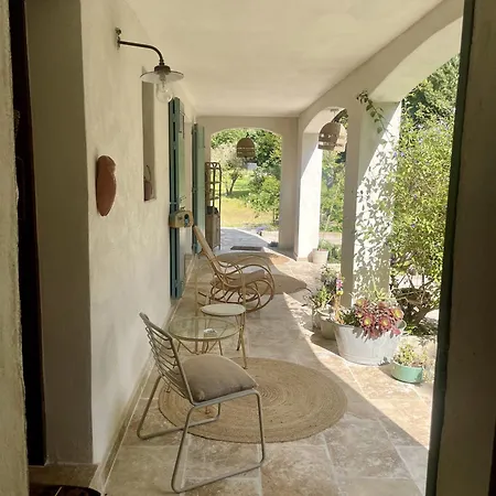 Beau Dans Mas Provencal Apartment *